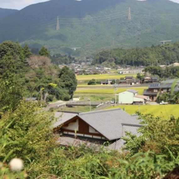 03-デッキからの眺めを楽しむ小高い丘に建つ家-福岡県朝倉市日向石_2032-310