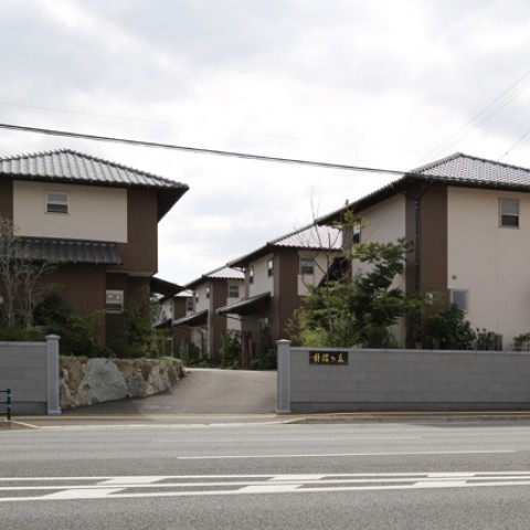 木のぬくもりに入居率が高い8棟のミニタウンサムネイル