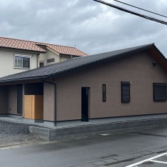 リビングから愛車を眺め楽しむ家　平屋　朝倉市T様邸　（360°パノラマ撮影）サムネイル